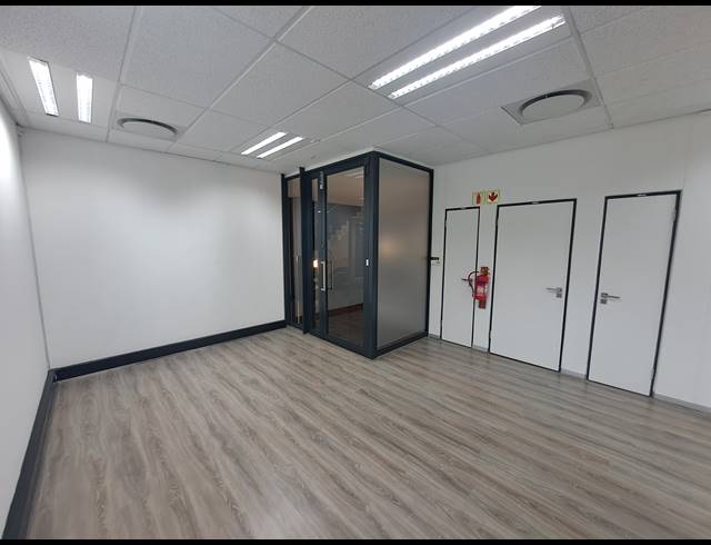 279M² OFFICE TO LET IN SANDHURST